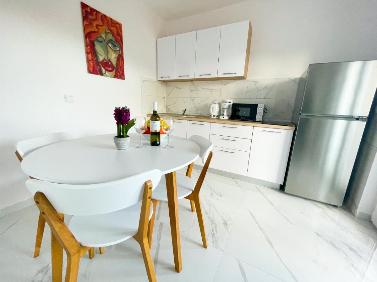 Spacious Apartment Amaros Korcula Town Exterior photo